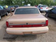 ✅ 1994 Lincoln Town Car Executive • VIN: 1LNLM81W1RY627920 • Lot: 42740742. Listed on IAAI with 133,257 mi. Free auction sales archive from the USA and detailed vehicle history report at DreamBid. Image 16.