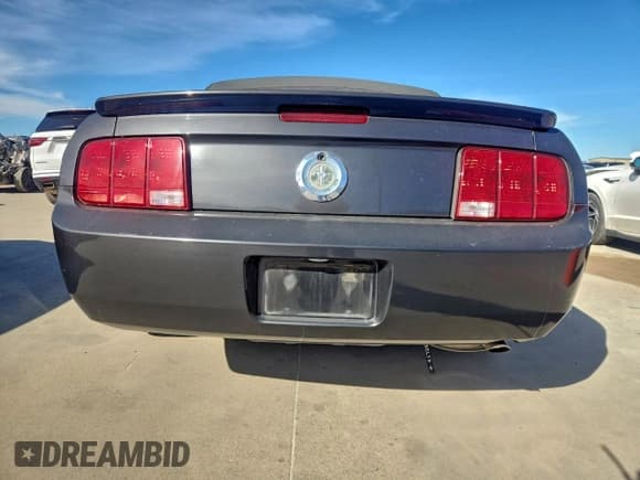 ✅ 2007 Ford Mustang Deluxe • VIN: 1ZVFT84N675352967 • Lot: 95892535. Listed on Copart with 172,426 mi. Free auction sales archive from the USA and detailed vehicle history report at DreamBid. Image 6.