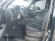 ✅ 2023 Chevrolet Tahoe RST • VIN: 1GNSCRKD2PR531394 • Lot: 42147801. Wystawiony na IAAI z przebiegiem 23 423 mil. Bezpłatny archiwum sprzedaży aukcyjnych z USA i szczegółowy raport historii pojazdu na DreamBid. Zdjęcie 5.