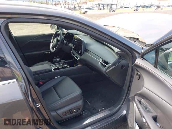 ✅ 2024 Lexus RX 350 • VIN: 2T2BAMCA6RC064611 • Лот: 42604032. Опубликован ранее на IAAI с пробегом 10 895 миль. Бесплатный доступ к архиву аукционных продаж из США и подробный отчёт об истории автомобиля на DreamBid. Изображение 5.