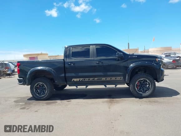 ✅ 2019 Chevrolet Silverado 1500 RST • VIN: 3GCUYEED5KG272481 • Lot: 42610410. Wystawiony na IAAI z przebiegiem 58 700 mil. Bezpłatny archiwum sprzedaży aukcyjnych z USA i szczegółowy raport historii pojazdu na DreamBid. Zdjęcie 13.