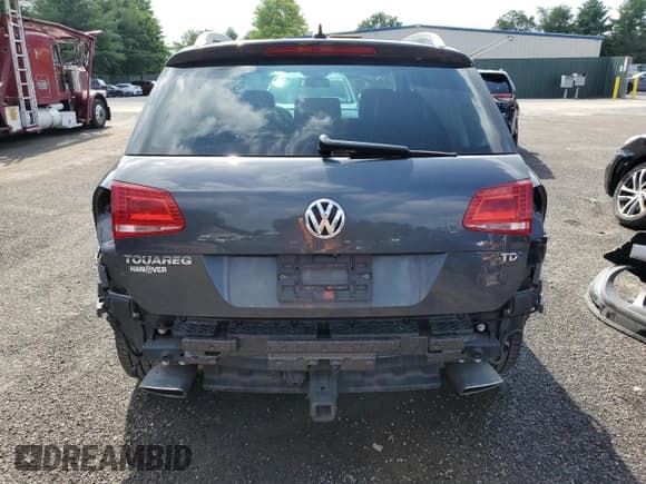 ✅ 2016 Volkswagen Touareg Sport • VIN: WVGEP9BP9GD005227 • Lot: 63731035. Listed on Copart with Not provided. Free auction sales archive from the USA and detailed vehicle history report at DreamBid. Image 6.