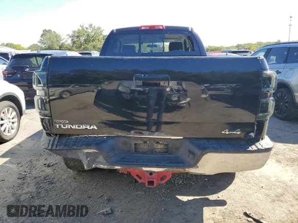 ✅ 2010 Toyota Tundra • VIN: 5TFUM5F12AX006488 • Lot: 71805415. Wystawiony na Copart z przebiegiem 142 452 mil. Bezpłatny archiwum sprzedaży aukcyjnych z USA i szczegółowy raport historii pojazdu na DreamBid. Zdjęcie 6.