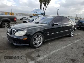 ✅ 2005 Mercedes-Benz S 55 AMG • VIN: WDBNG74J05A445738 • Лот: 86492315. Опубликован ранее на Copart с пробегом 149 929 миль. Бесплатный доступ к архиву аукционных продаж из США и подробный отчёт об истории автомобиля на DreamBid. Изображение 1.