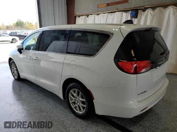 ✅ 2022 Chrysler Voyager LX • VIN: 2C4RC1CG4NR158156 • Lot: 86328915. Wystawiony na Copart z przebiegiem 62 777 mil. Bezpłatny archiwum sprzedaży aukcyjnych z USA i szczegółowy raport historii pojazdu na DreamBid. Zdjęcie 2.