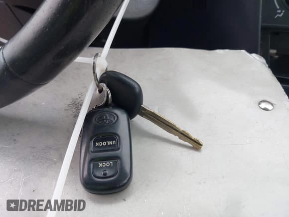 ✅ 2006 Toyota Corolla CE • VIN: 1NXBR32E96Z698548 • Lot: 42393175. Listed on IAAI with 167,626 mi. Free auction sales archive from the USA and detailed vehicle history report at DreamBid. Image 11.