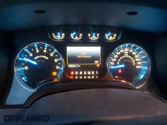 ✅ 2014 Ford F-150 XLT • VIN: 1FTFX1ET8EFC03785 • Lot: 90652215. Listed on Copart with 85,324 mi. Free auction sales archive from the USA and detailed vehicle history report at DreamBid. Image 9.