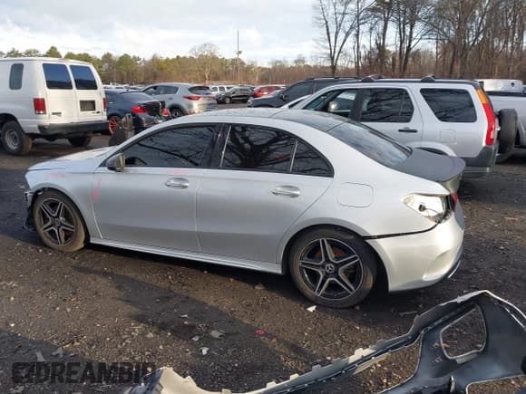 ✅ 2021 Mercedes-Benz A 220 • VIN: W1K3G4FBXMJ273221 • Lot: 41829672. Listed on IAAI with 39,164 mi. Free auction sales archive from the USA and detailed vehicle history report at DreamBid. Image 14.