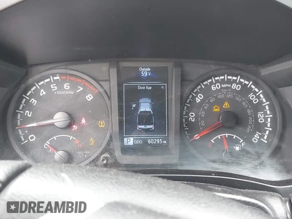 ✅ 2021 Toyota Tacoma SR • VIN: 3TYAX5GNXMT032184 • Lot: 42204429. Wystawiony na IAAI z przebiegiem 60 295 mil. Bezpłatny archiwum sprzedaży aukcyjnych z USA i szczegółowy raport historii pojazdu na DreamBid. Zdjęcie 7.