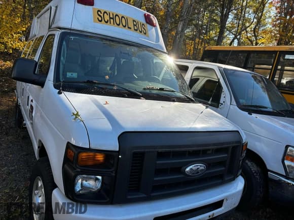 ✅ 2014 Ford Econoline Cargo Commercial • VIN: 1FTNS2EW5EDA97298 • Lot: 89735735. Listed on Copart with 152,500 mi. Free auction sales archive from the USA and detailed vehicle history report at DreamBid. Image 1.