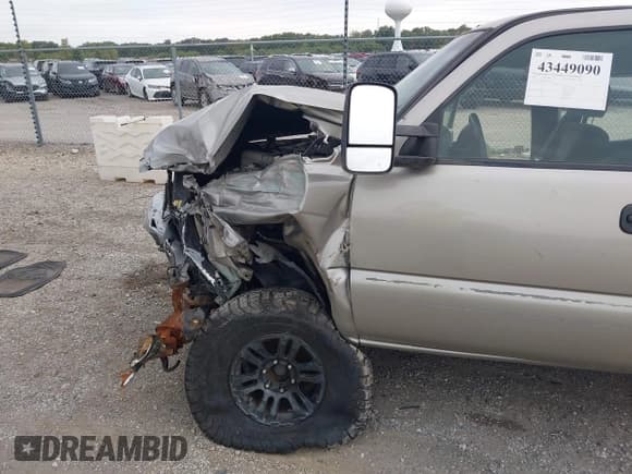 ✅ 2003 Chevrolet Silverado 1500 LS • VIN: 2GCEK19V931183363 • Lot: 43449090. Listed on IAAI with 210,872 mi. Free auction sales archive from the USA and detailed vehicle history report at DreamBid. Image 6.