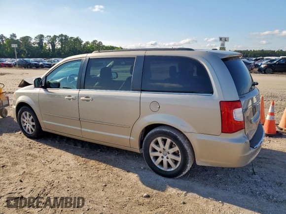✅ 2016 Chrysler Town & Country LX • VIN: 2C4RC1AG5GR149780 • Lot: 58960625. Listed on Copart with 80,153 mi. Free auction sales archive from the USA and detailed vehicle history report at DreamBid. Image 2.