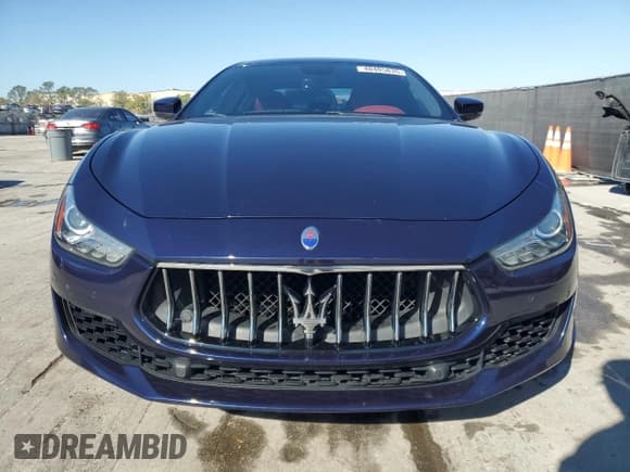 ✅ 2019 Maserati Ghibli • VIN: ZAM57XSA7K1322918 • Лот: 48405835. Опубликован ранее на Copart с пробегом 46 026 миль. Бесплатный доступ к архиву аукционных продаж из США и подробный отчёт об истории автомобиля на DreamBid. Изображение 5.
