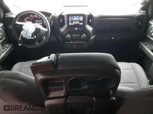 ✅ 2020 Chevrolet Silverado 1500 Custom • VIN: 3GCPWBEK5LG267055 • Lot: 82396395. Wystawiony na Copart z przebiegiem 85 350 mil. Bezpłatny archiwum sprzedaży aukcyjnych z USA i szczegółowy raport historii pojazdu na DreamBid. Zdjęcie 8.