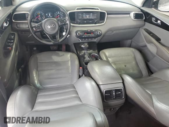 ✅ 2016 Kia Sorento EX • VIN: 5XYPHDA50GG005566 • Lot: 69760815. Wystawiony na Copart z przebiegiem 145 802 mil. Bezpłatny archiwum sprzedaży aukcyjnych z USA i szczegółowy raport historii pojazdu na DreamBid. Zdjęcie 8.