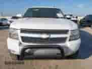 2012 Chevrolet Suburban LT z VIN 1GNSKJE74CR256132, wystawiony jako IAAI lot #43120737 z przebiegiem 195 627 mil mil oraz . Historia ofert i sprzedaży dostępna na DreamBid. Obrazek 12.