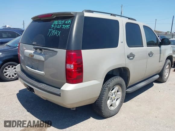✅ 2007 Chevrolet Tahoe LS • VIN: 1GNFC13C57J386729 • Lot: 43147653. Wystawiony na IAAI z przebiegiem 185 751 mil. Bezpłatny archiwum sprzedaży aukcyjnych z USA i szczegółowy raport historii pojazdu na DreamBid. Zdjęcie 4.