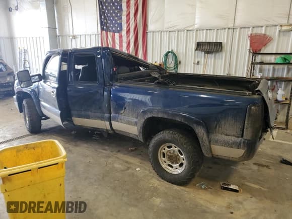 ✅ 2002 Chevrolet Silverado 2500HD LS • VIN: 1GCHK29182E159083 • Lot: 45950205. Wystawiony na Copart z przebiegiem Nie podano. Bezpłatny archiwum sprzedaży aukcyjnych z USA i szczegółowy raport historii pojazdu na DreamBid. Zdjęcie 2.