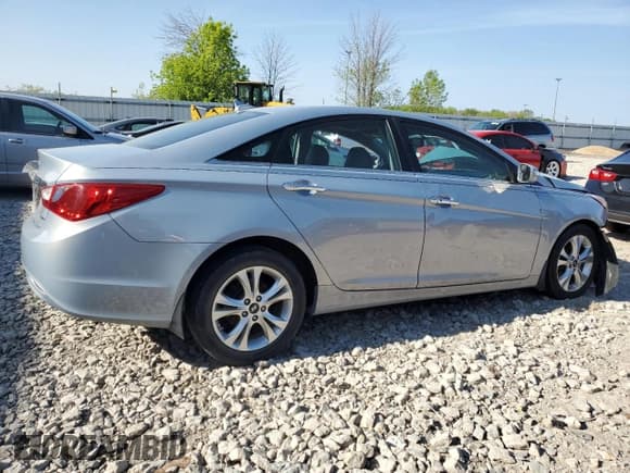 ✅ 2011 Hyundai Sonata SE • VIN: 5NPEC4AC1BH120229 • Lot: 54666214. Wystawiony na Copart z przebiegiem Nie podano. Bezpłatny archiwum sprzedaży aukcyjnych z USA i szczegółowy raport historii pojazdu na DreamBid. Zdjęcie 3.