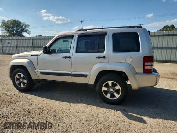 ✅ 2008 Jeep Liberty Sport • VIN: 1J8GP28K98W134745 • Лот: 86460985. Опубликован ранее на Copart с пробегом 148 716 миль. Бесплатный доступ к архиву аукционных продаж из США и подробный отчёт об истории автомобиля на DreamBid. Изображение 2.
