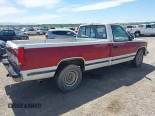 ✅ 1990 Chevrolet Silverado 2500 • VIN: 1GCFC24K4LZ215115 • Lot: 42306142. Wystawiony na IAAI z przebiegiem 115 085 mil. Bezpłatny archiwum sprzedaży aukcyjnych z USA i szczegółowy raport historii pojazdu na DreamBid. Zdjęcie 4.