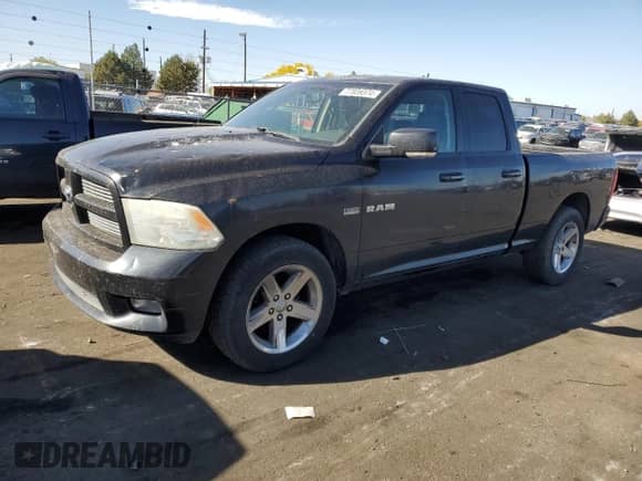 2010 Dodge 1500 SLT z VIN 1D7RB1GT3AS204276, wystawiony jako Copart lot #77839374 z przebiegiem 77 638 mil mil oraz Czysty tytuł • Clean title. Historia ofert i sprzedaży dostępna na DreamBid. Obrazek 1.