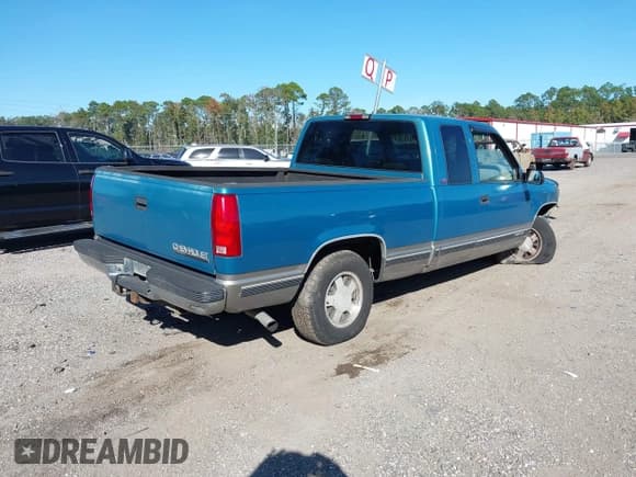 ✅ 1998 Chevrolet Silverado 1500 • VIN: 2GCEC19M4W1274520 • Lot: 43493637. Wystawiony na IAAI z przebiegiem 204 706 mil. Bezpłatny archiwum sprzedaży aukcyjnych z USA i szczegółowy raport historii pojazdu na DreamBid. Zdjęcie 4.