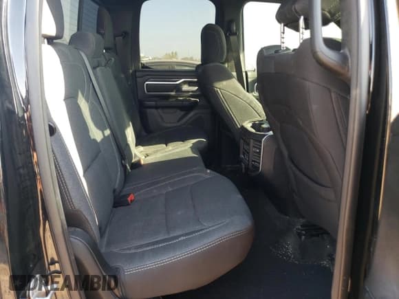 ✅ 2021 Ram 1500 Big Horn • VIN: 1C6SRFBT8MN696535 • Lot: 81989255. Wystawiony na Copart z przebiegiem 110 070 mil. Bezpłatny archiwum sprzedaży aukcyjnych z USA i szczegółowy raport historii pojazdu na DreamBid. Zdjęcie 10.