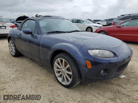 ✅ 2008 Mazda MX-5 Miata Touring • VIN: JM1NC25FX80153602 • Lot: 74703894. Wystawiony na Copart z przebiegiem Nie podano. Bezpłatny archiwum sprzedaży aukcyjnych z USA i szczegółowy raport historii pojazdu na DreamBid. Zdjęcie 4.