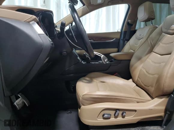 ✅ 2022 Cadillac XT5 AWD Sport • VIN: 1GYKNHRS5NZ167383 • Lot: 46929465. Wystawiony na Copart z przebiegiem 25 535 mil. Bezpłatny archiwum sprzedaży aukcyjnych z USA i szczegółowy raport historii pojazdu na DreamBid. Zdjęcie 7.