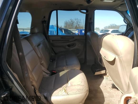 ✅ 2001 Lincoln Navigator • VIN: 5LMFU28R41LJ22107 • Lot: 47559335. Listed on Copart with 251,896 mi. Free auction sales archive from the USA and detailed vehicle history report at DreamBid. Image 11.