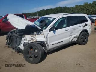 ✅ 2019 Jeep Grand Cherokee Upland • VIN: 1C4RJEAG8KC534040 • Лот: 85585355. Опубликован ранее на Copart с пробегом 64 057 миль. Бесплатный доступ к архиву аукционных продаж из США и подробный отчёт об истории автомобиля на DreamBid. Изображение 1.