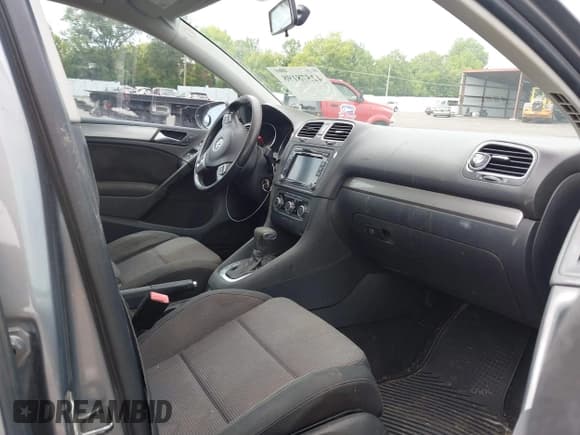 ✅ 2011 Volkswagen Golf TDI • VIN: WVWDM7AJXBW064679 • Lot: 42578198. Listed on IAAI with 195,216 mi. Free auction sales archive from the USA and detailed vehicle history report at DreamBid. Image 5.