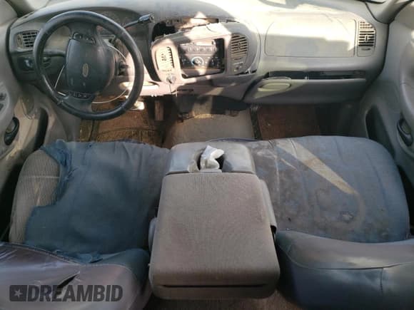 ✅ 1998 Ford F-250 • VIN: 1FTPX28L4WKA41149 • Lot: 84369654. Listed on Copart with 430,187 mi. Free auction sales archive from the USA and detailed vehicle history report at DreamBid. Image 8.