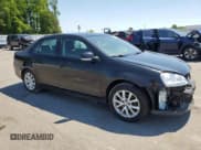 ✅ 2010 Volkswagen Jetta Limited Edition • VIN: 3VWAZ7AJ5AM113660 • Lot: 54730925. Wystawiony na Copart z przebiegiem 103 103 mil. Bezpłatny archiwum sprzedaży aukcyjnych z USA i szczegółowy raport historii pojazdu na DreamBid. Zdjęcie 4.