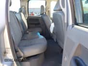 ✅ 2007 Dodge 1500 SLT • VIN: 1D7HU18267J546962 • Lot: 43359632. Wystawiony na IAAI z przebiegiem 223 837 mil. Bezpłatny archiwum sprzedaży aukcyjnych z USA i szczegółowy raport historii pojazdu na DreamBid. Zdjęcie 8.