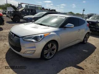 ✅ 2013 Hyundai Veloster w/Gray Int • VIN: KMHTC6AD3DU100368 • Lot: 56896614. Wystawiony na Copart z przebiegiem 103 381 mil. Bezpłatny archiwum sprzedaży aukcyjnych z USA i szczegółowy raport historii pojazdu na DreamBid. Zdjęcie 1.