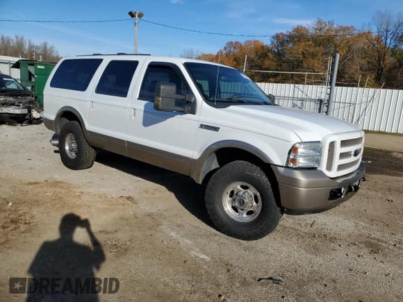 ✅ 2005 Ford Excursion Eddie Bauer • VIN: 1FMSU45P95EC14565 • Lot: 84520134. Listed on Copart with 276,698 mi. Free auction sales archive from the USA and detailed vehicle history report at DreamBid. Image 4.