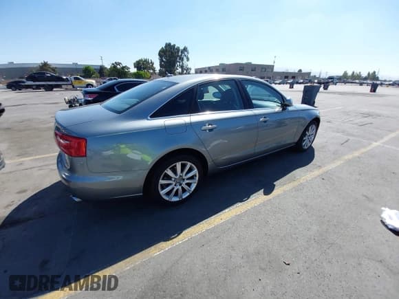 ✅ 2013 Audi A6 Premium Plus • VIN: WAUGFAFC4DN093342 • Лот: 42866734. Опубликован ранее на IAAI с пробегом 84 548 миль. Бесплатный доступ к архиву аукционных продаж из США и подробный отчёт об истории автомобиля на DreamBid. Изображение 4.