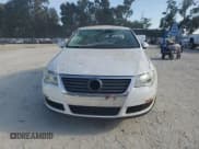 ✅ 2008 Volkswagen Passat Turbo • VIN: WVWJK73C38P006049 • Lot: 66376655. Wystawiony na Copart z przebiegiem 136 640 mil. Bezpłatny archiwum sprzedaży aukcyjnych z USA i szczegółowy raport historii pojazdu na DreamBid. Zdjęcie 5.