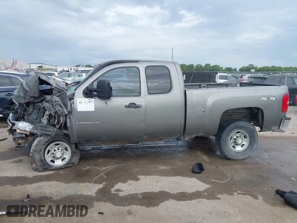 ✅ 2009 Chevrolet Silverado 2500HD LT • VIN: 1GCHK59K99E147190 • Lot: 42651797. Wystawiony na IAAI z przebiegiem 284 045 mil. Bezpłatny archiwum sprzedaży aukcyjnych z USA i szczegółowy raport historii pojazdu na DreamBid. Zdjęcie 12.