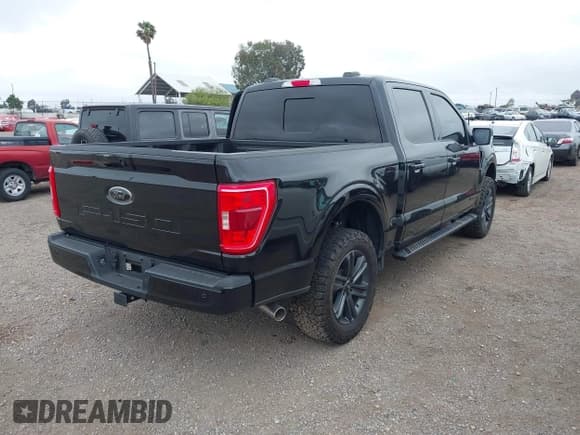 ✅ 2023 Ford F-150 XL • VIN: 1FTFW1ED6PFA07908 • Lot: 42383720. Wystawiony na IAAI z przebiegiem 20 357 mil. Bezpłatny archiwum sprzedaży aukcyjnych z USA i szczegółowy raport historii pojazdu na DreamBid. Zdjęcie 4.