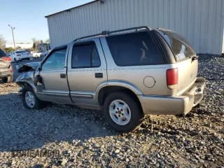 ✅ 2001 Chevrolet Blazer LT • VIN: 1GNDT13W512100994 • Lot: 86512874. Wystawiony na Copart z przebiegiem Nie podano. Bezpłatny archiwum sprzedaży aukcyjnych z USA i szczegółowy raport historii pojazdu na DreamBid. Zdjęcie 2.