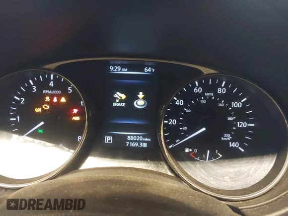 ✅ 2015 Nissan Rogue S • VIN: KNMAT2MVXFP530330 • Lot: 42881394. Wystawiony na IAAI z przebiegiem 88 020 mil. Bezpłatny archiwum sprzedaży aukcyjnych z USA i szczegółowy raport historii pojazdu na DreamBid. Zdjęcie 7.