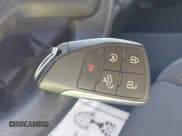 ✅ 2025 Chevrolet Silverado 1500 Custom • VIN: 1GCPKBEK3SZ180524 • Lot: 43362895. Wystawiony na IAAI z przebiegiem 8 816 mil. Bezpłatny archiwum sprzedaży aukcyjnych z USA i szczegółowy raport historii pojazdu na DreamBid. Zdjęcie 11.