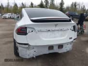 ✅ 2022 Tesla Model X Plaid • VIN: 7SAXCBE62NF336596 • Lot: 43775408. Wystawiony na IAAI z przebiegiem 24 163 mil. Bezpłatny archiwum sprzedaży aukcyjnych z USA i szczegółowy raport historii pojazdu na DreamBid. Zdjęcie 17.