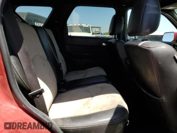 ✅ 2008 Mercury Mariner Premier • VIN: 4M2CU87148KJ10221 • Lot: 62594335. Wystawiony na Copart z przebiegiem 200 198 mil. Bezpłatny archiwum sprzedaży aukcyjnych z USA i szczegółowy raport historii pojazdu na DreamBid. Zdjęcie 10.