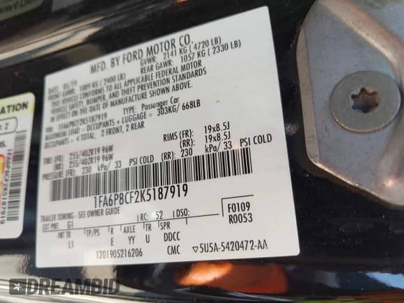 ✅ 2019 Ford Mustang GT Premium • VIN: 1FA6P8CF2K5187919 • Lot: 43166833. Wystawiony na IAAI z przebiegiem 90 298 mil. Bezpłatny archiwum sprzedaży aukcyjnych z USA i szczegółowy raport historii pojazdu na DreamBid. Zdjęcie 9.