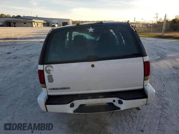 2005 Chevrolet Blazer LS z VIN 1GNDT13X35K120000, wystawiony jako Copart lot #87129694 z przebiegiem Nie podano mil oraz Czysty tytuł • Clean title. Historia ofert i sprzedaży dostępna na DreamBid. Obrazek 6.