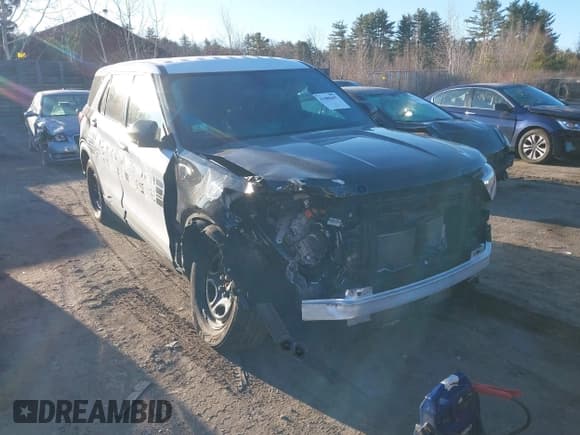 ✅ 2022 Ford Police Interceptor Utility • VIN: 1FM5K8AW6NNA11771 • Lot: 41888447. Wystawiony na IAAI z przebiegiem 59 437 mil. Bezpłatny archiwum sprzedaży aukcyjnych z USA i szczegółowy raport historii pojazdu na DreamBid. Zdjęcie 6.